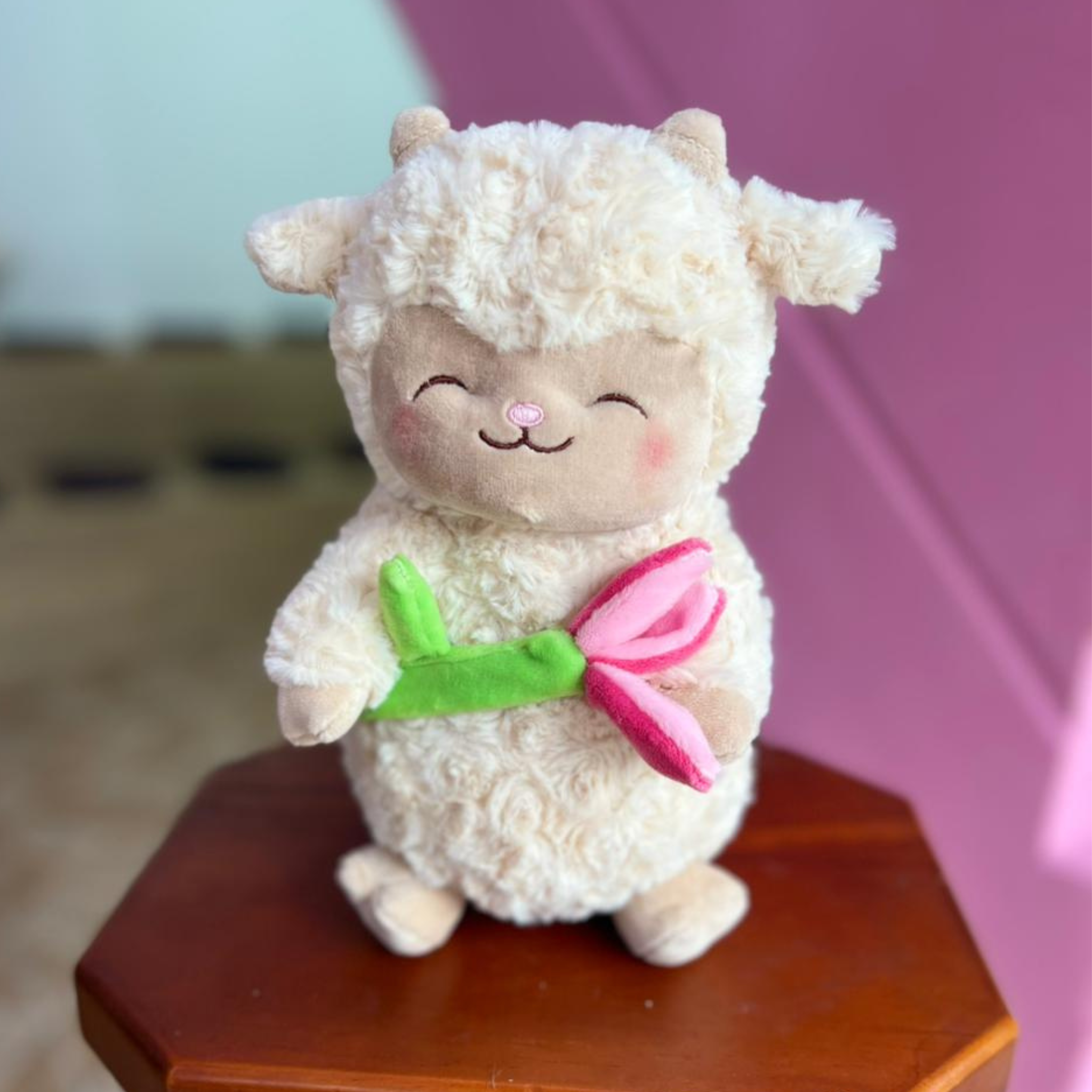 Peluche de Corderito con Tulipán